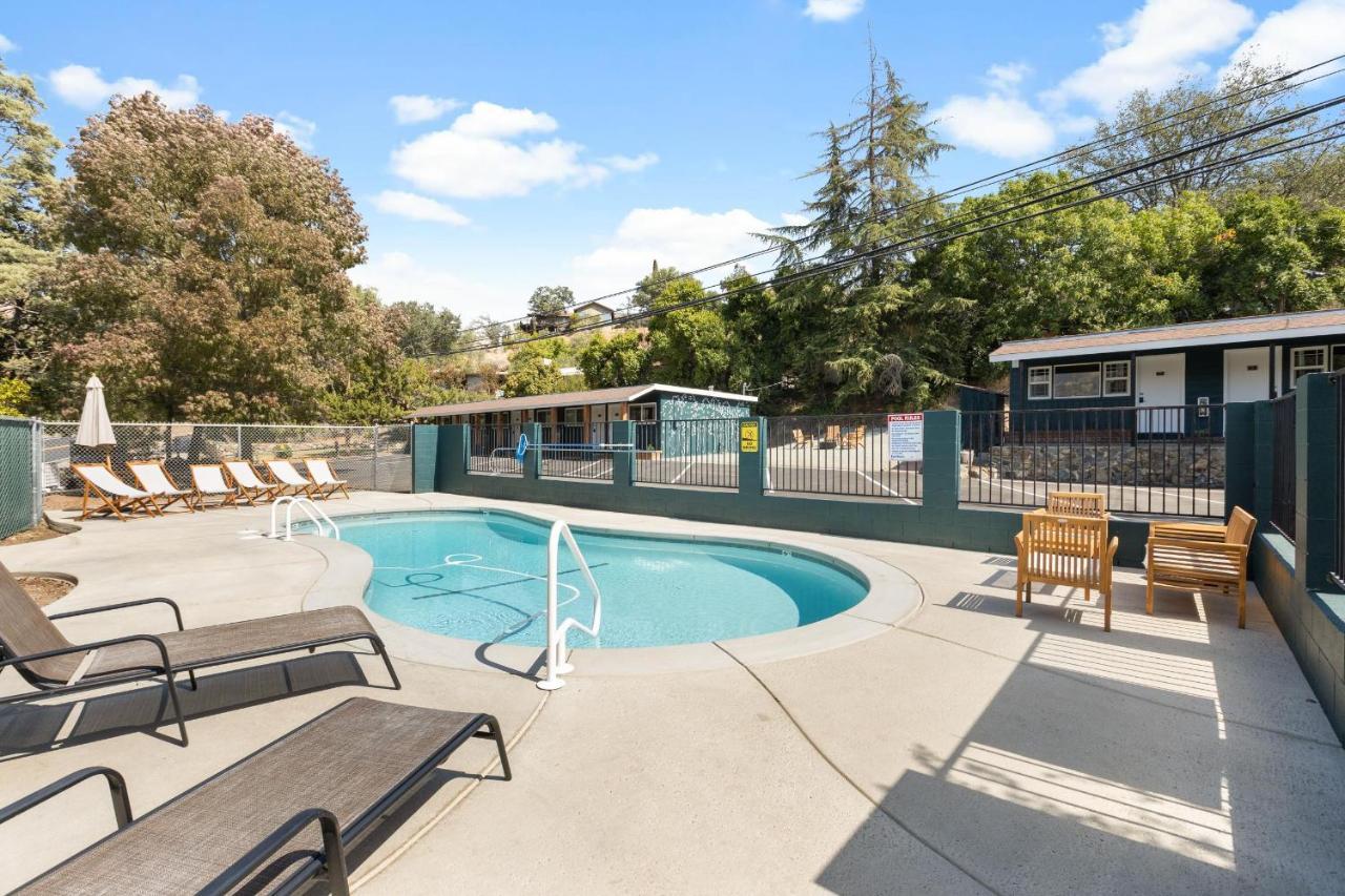 The Belle Sequoia Motel Rm9 Three Rivers Eksteriør billede