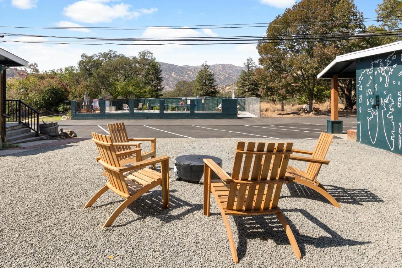 The Belle Sequoia Motel Rm9 Three Rivers Eksteriør billede