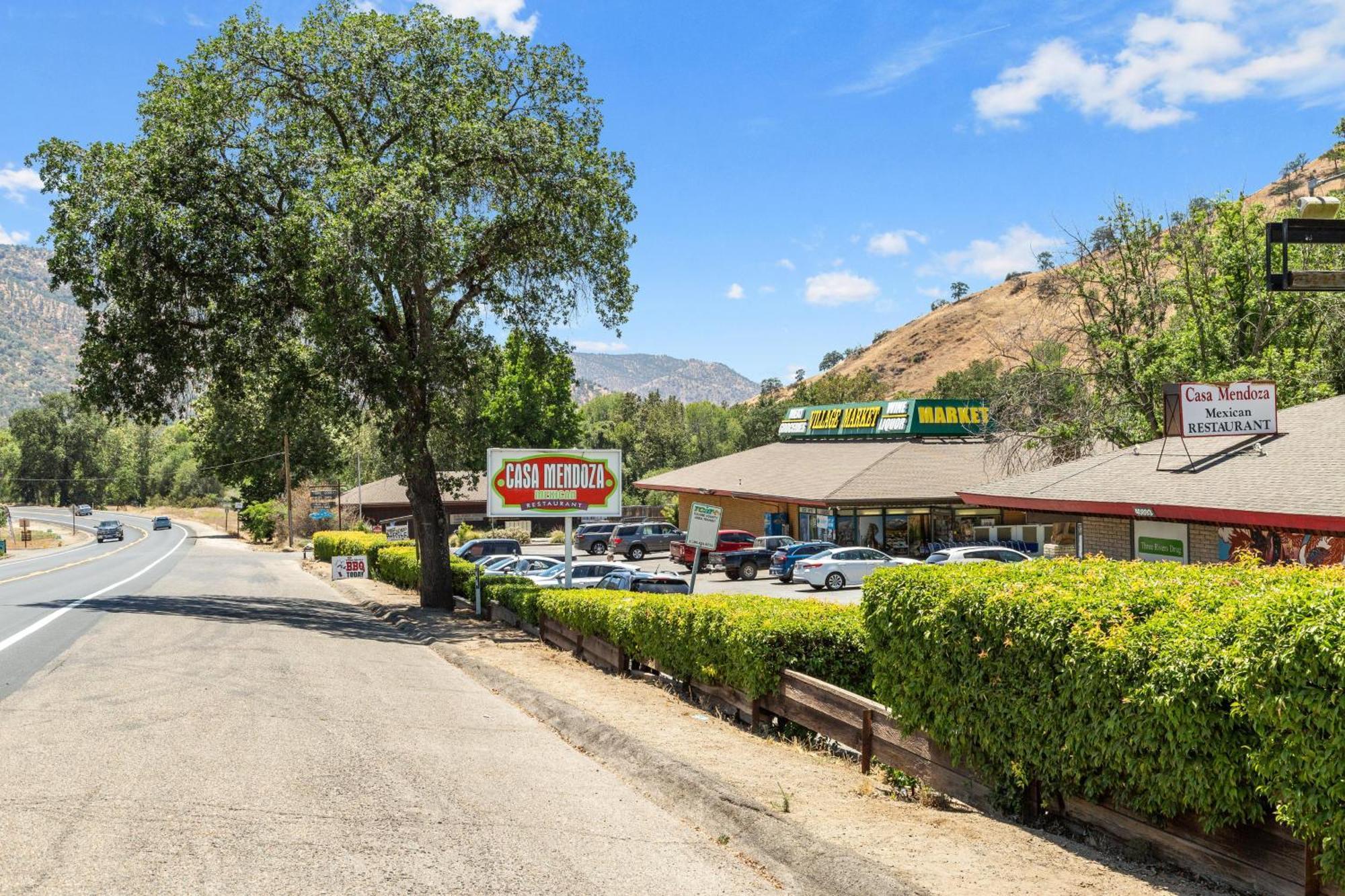 The Belle Sequoia Motel Rm9 Three Rivers Eksteriør billede